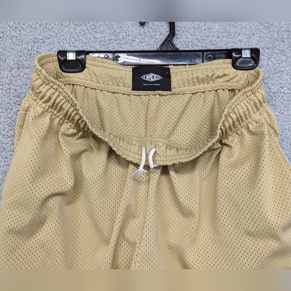 HMDD Shorts Mens Large Happy Memories Don't Die Los Angeles Cali Tan Beige USA - Picture 7 of 14